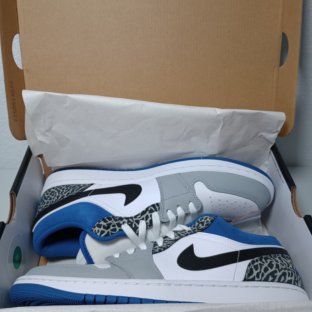 AIR JORDAN 1 LOW SE  WHITE/DK MARINA BLUE-BLACK MEN'S SIZE 10 1/2  DM1199-140